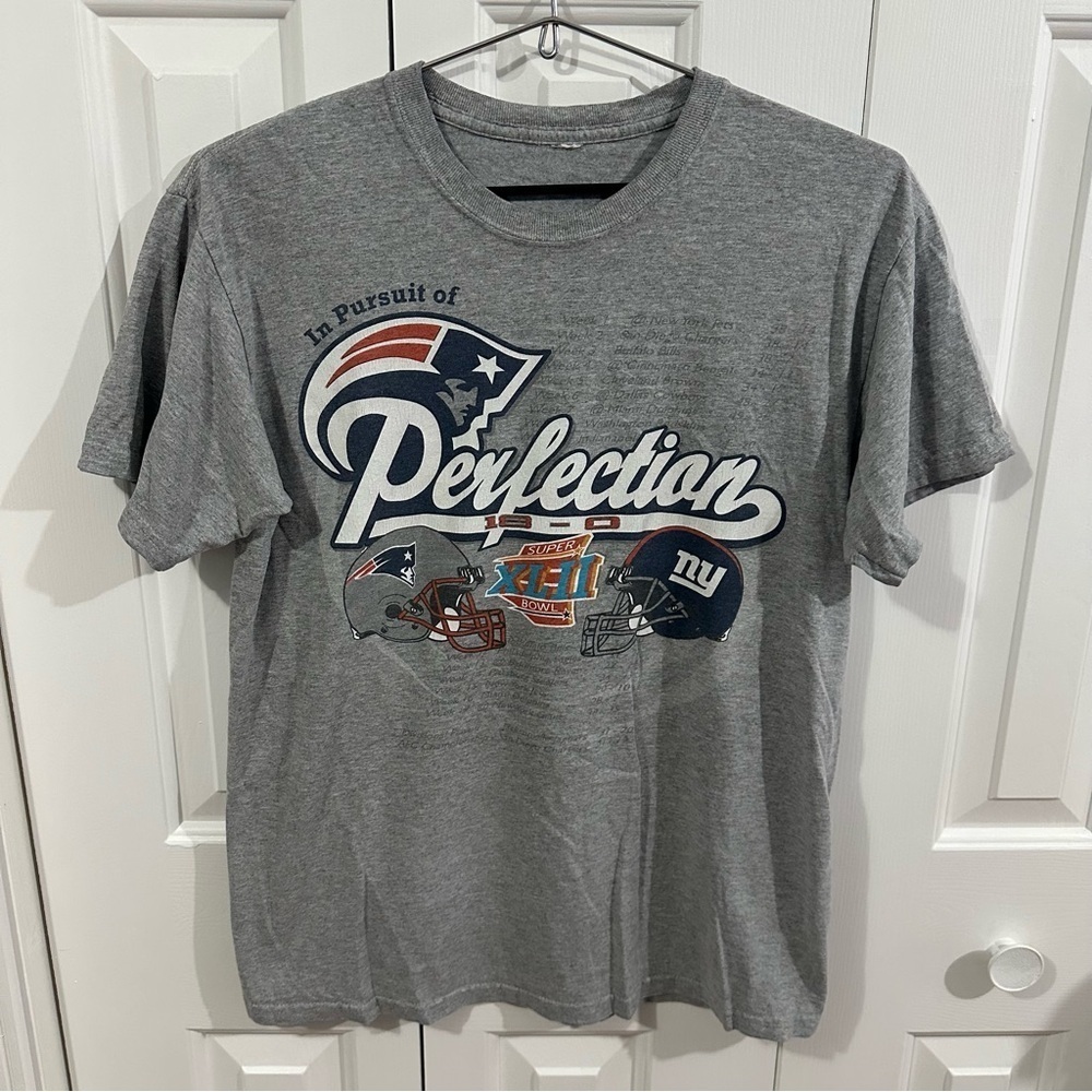 NFL Patriots In Pursuit of Perfection Super Bowl Shirt - Picture 1 of 5
